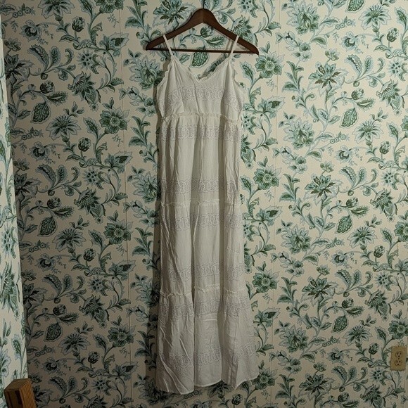 NWT - Jessica Simpson White Eyelet Summer Sun Maxi Dress - Picture 1 of 4